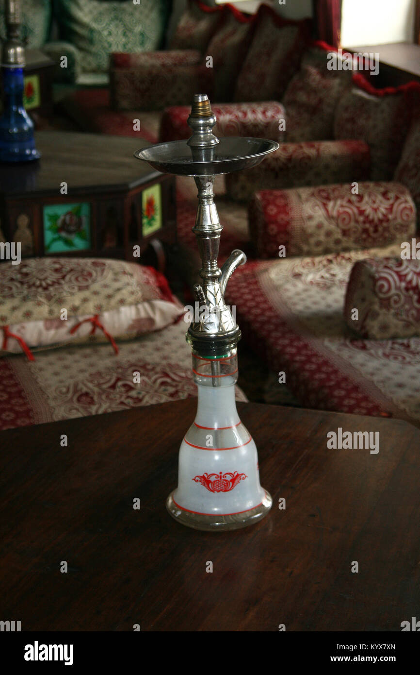 Hubbly bubbly hires stock photography and images Alamy