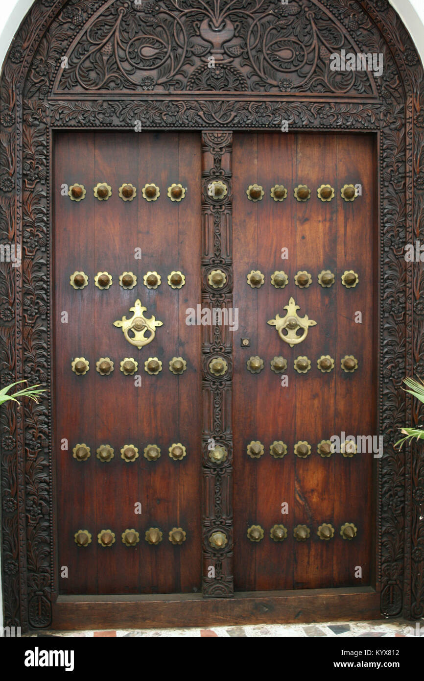 Zanzibar Stories & History: The Arab Doors of Stone Town