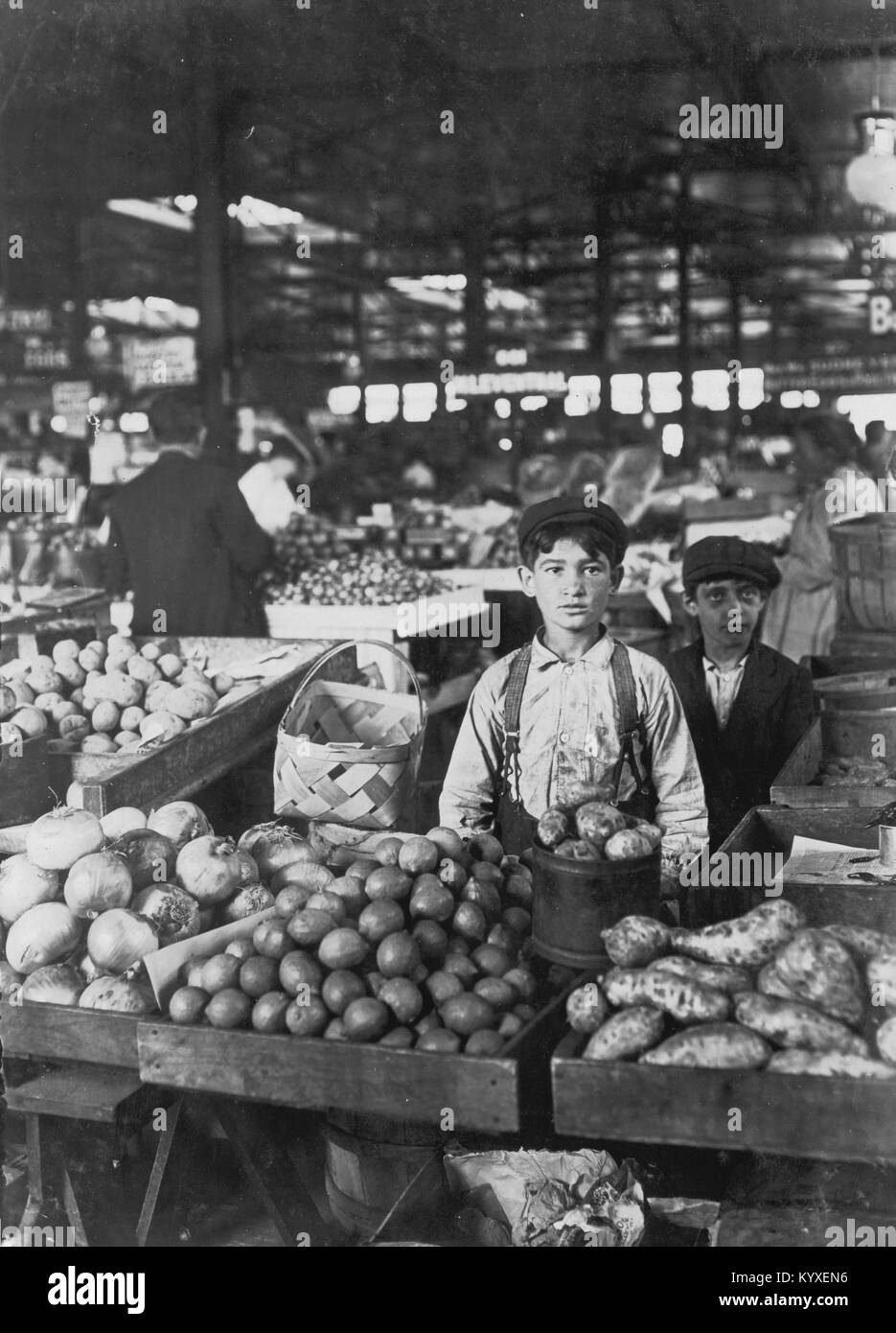 Fruit vegetables market Black and White Stock Photos & Images - Alamy