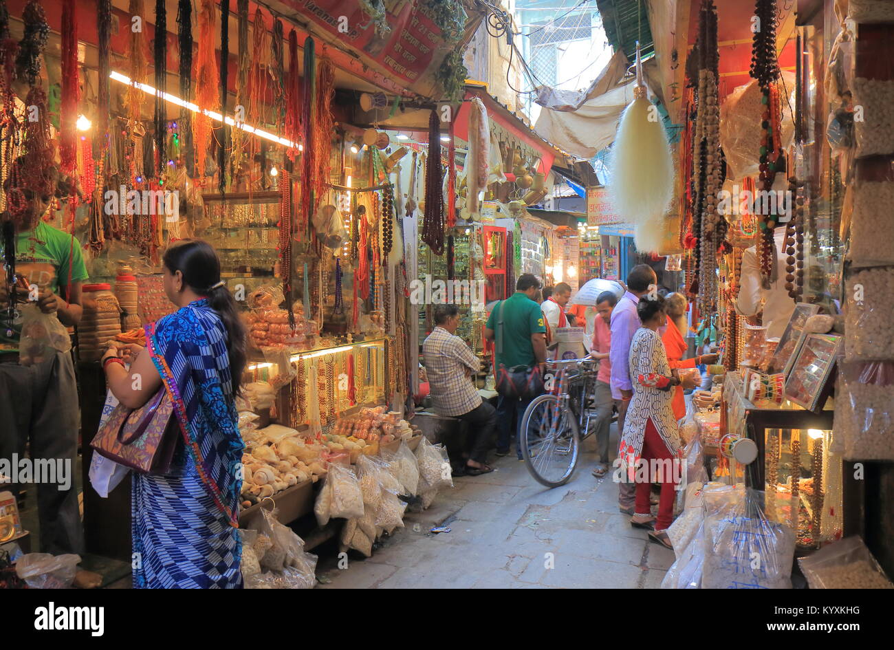 Varanasi shopping hires stock photography and images Alamy