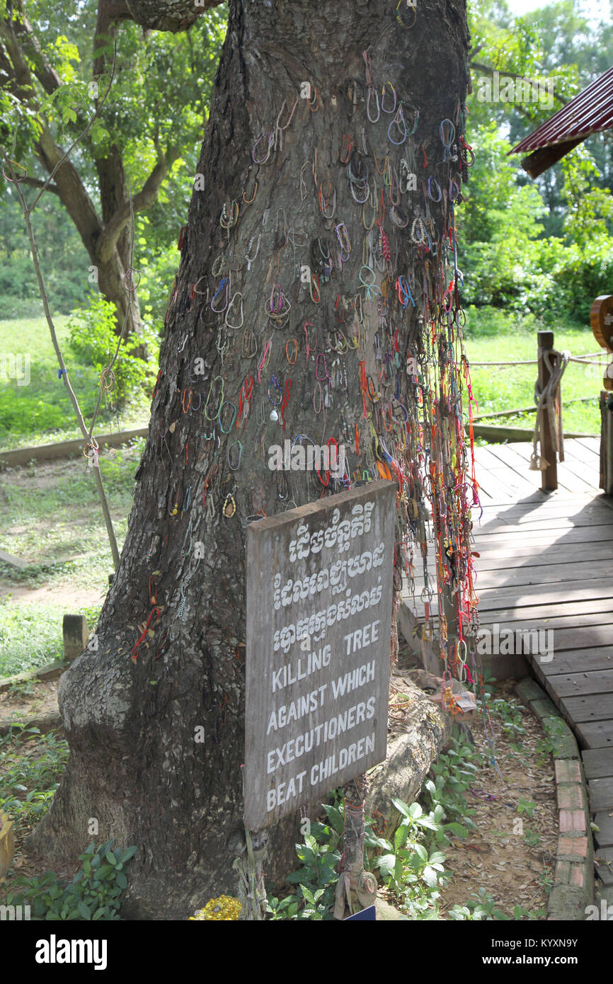 killing tree at choeung ek genocidal center at the killing fields phnom penh cambodia Stock Photo