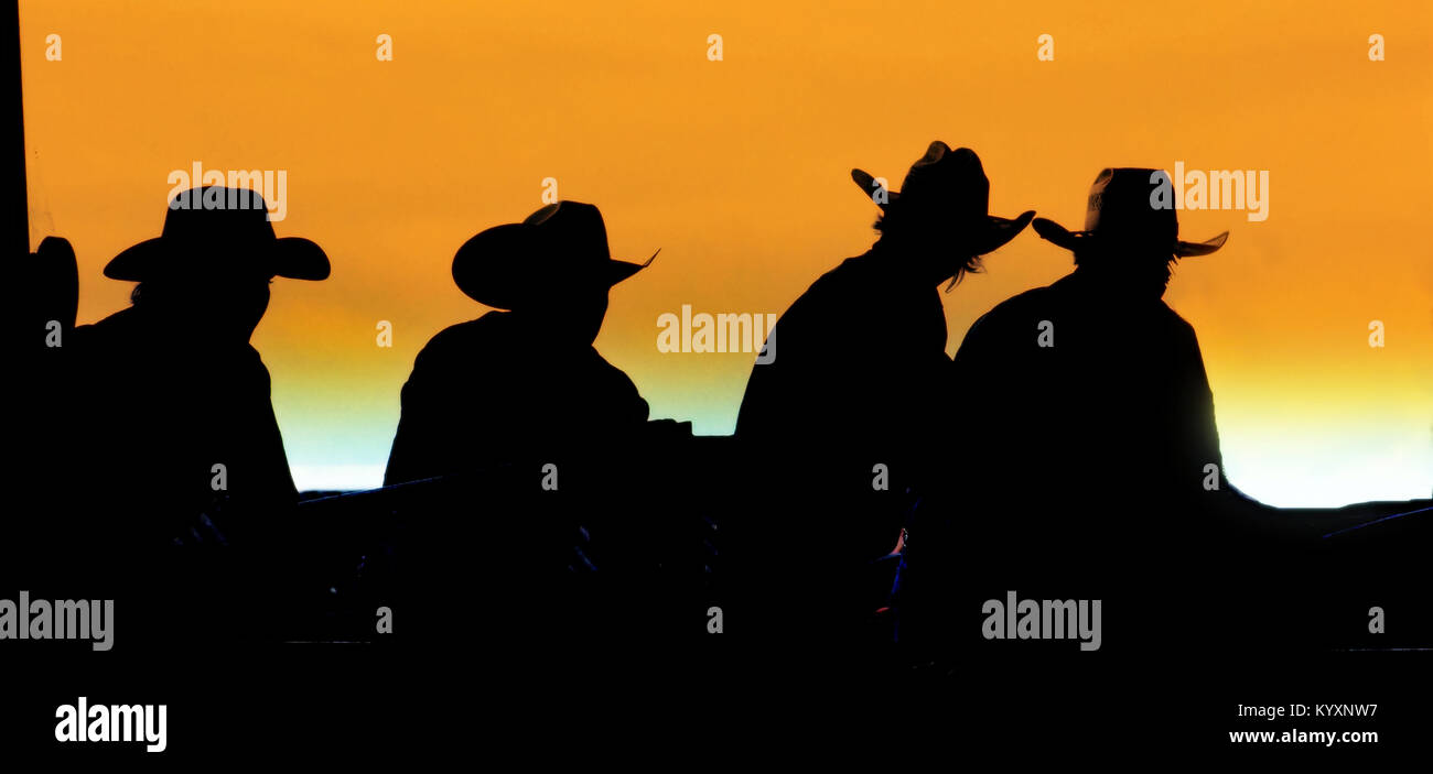 AUSTRALIAN OUTBACK SUNSET Stock Photo - Alamy
