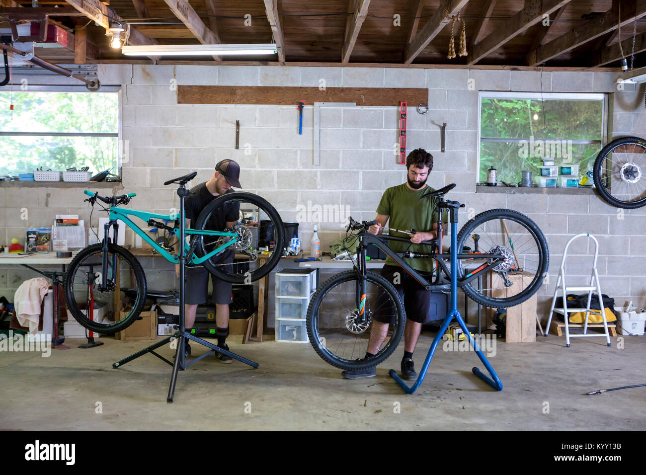 Mountain bikes shop hi-res stock photography and images - Alamy