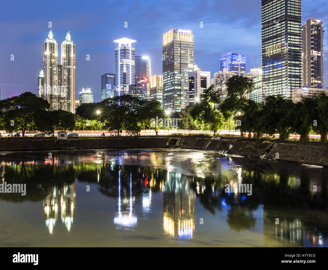 Stunning reflection of office buildings and luxury apartement towers in