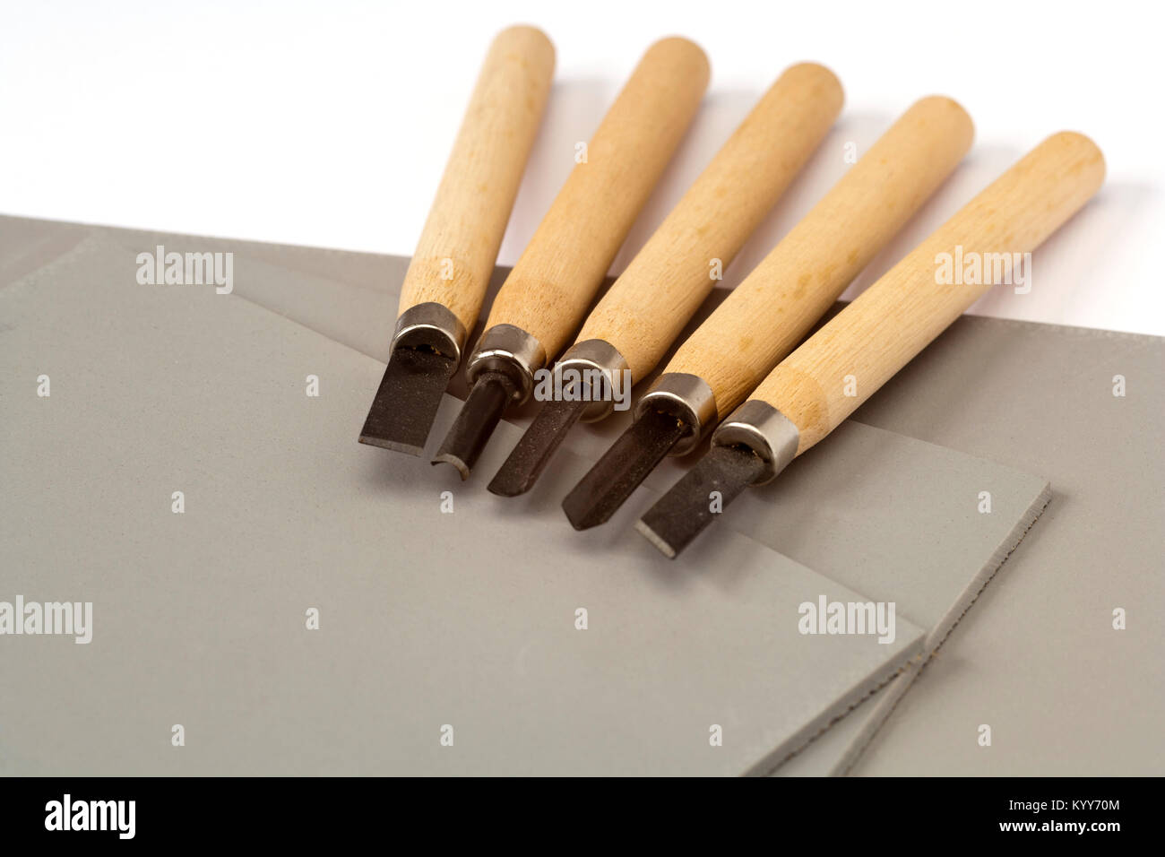 Linocut Materials And Tools Stock Photo - Download Image Now - Art, Art And  Craft, Chisel - iStock