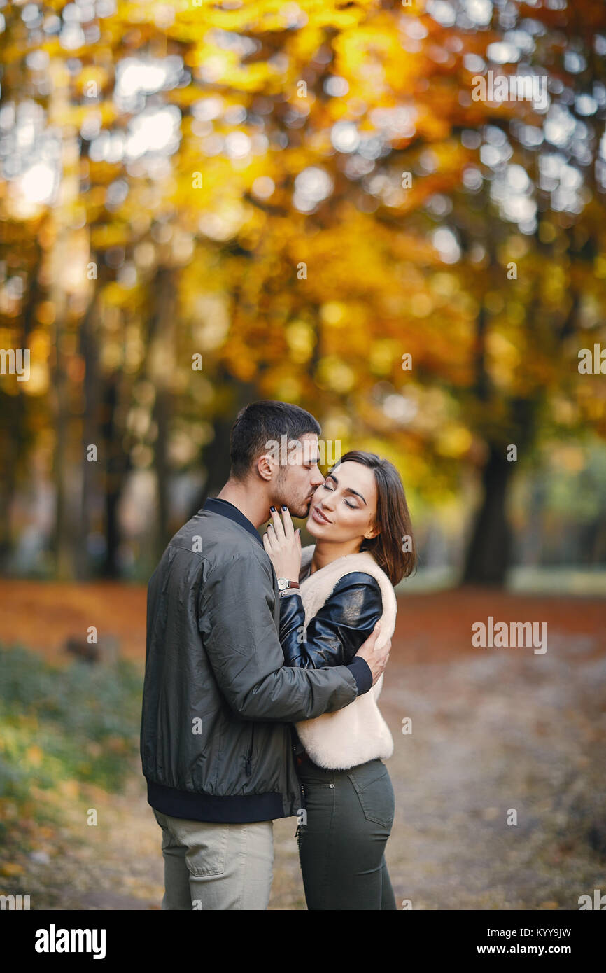 couple in the park Stock Photo - Alamy