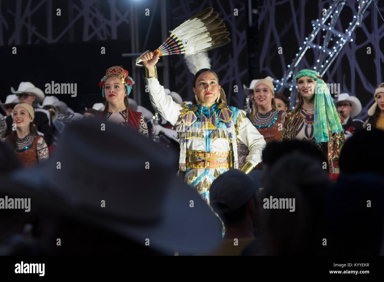 Indigenous artists hi-res stock photography and images - Alamy