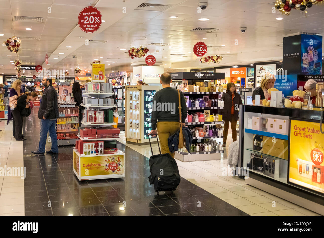 Duty free shop airport hi-res stock photography and images - Alamy