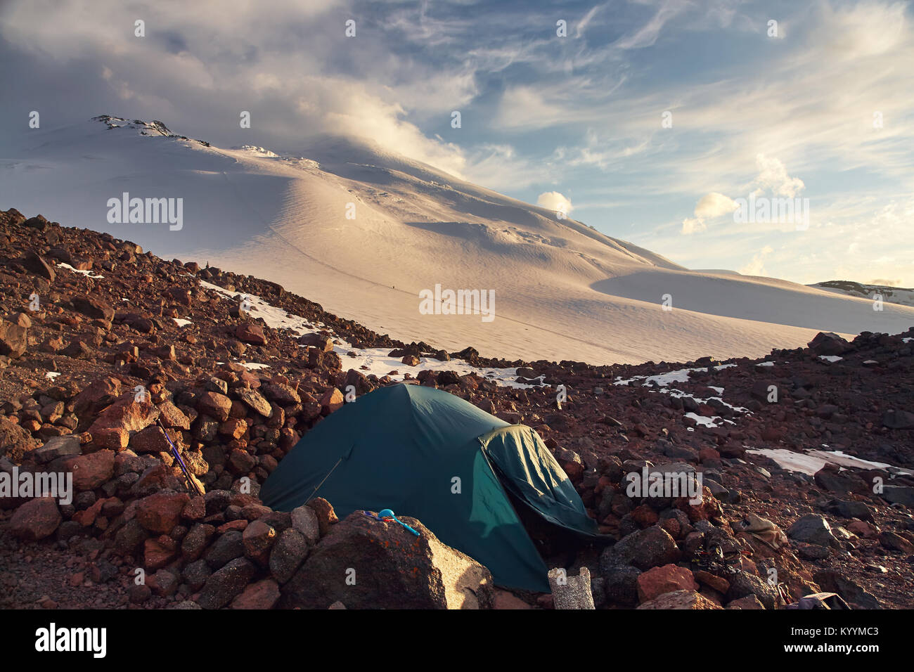 Team tent hi-res stock photography and images - Alamy