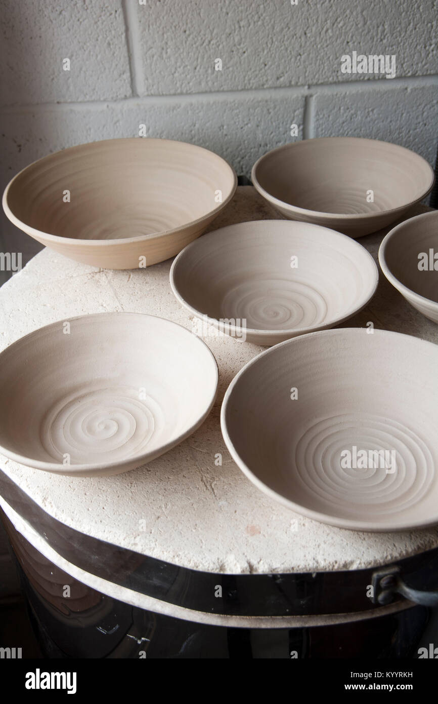 Kiln pottery fire hires stock photography and images Alamy