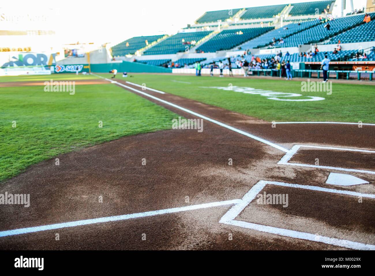 Detalle de la Tierra, Diamante, Home, Field, Bases y el Campo del Estadio Sonora, durante el juego de beisbol de la Liga Mexicana del Pacifico con e Stock Photo