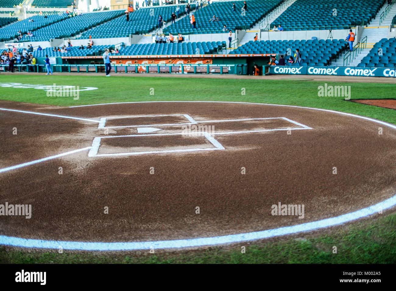 Detalle de la Tierra, Diamante, Home, Field, Bases y el Campo del Estadio Sonora, durante el juego de beisbol de la Liga Mexicana del Pacifico con e Stock Photo