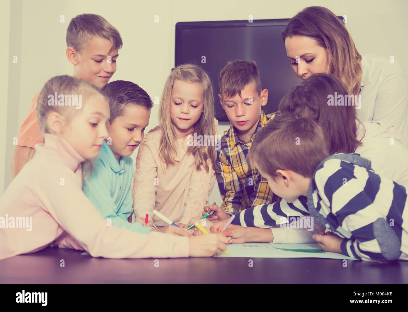 10 year old girl drawing hi-res stock photography and images - Alamy