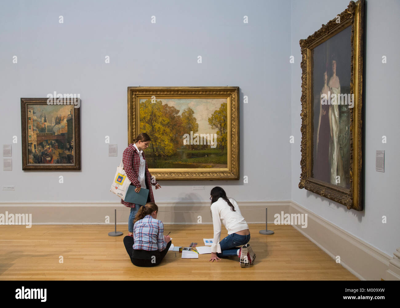 School children visit the Tate Britain Gallery Stock Photo