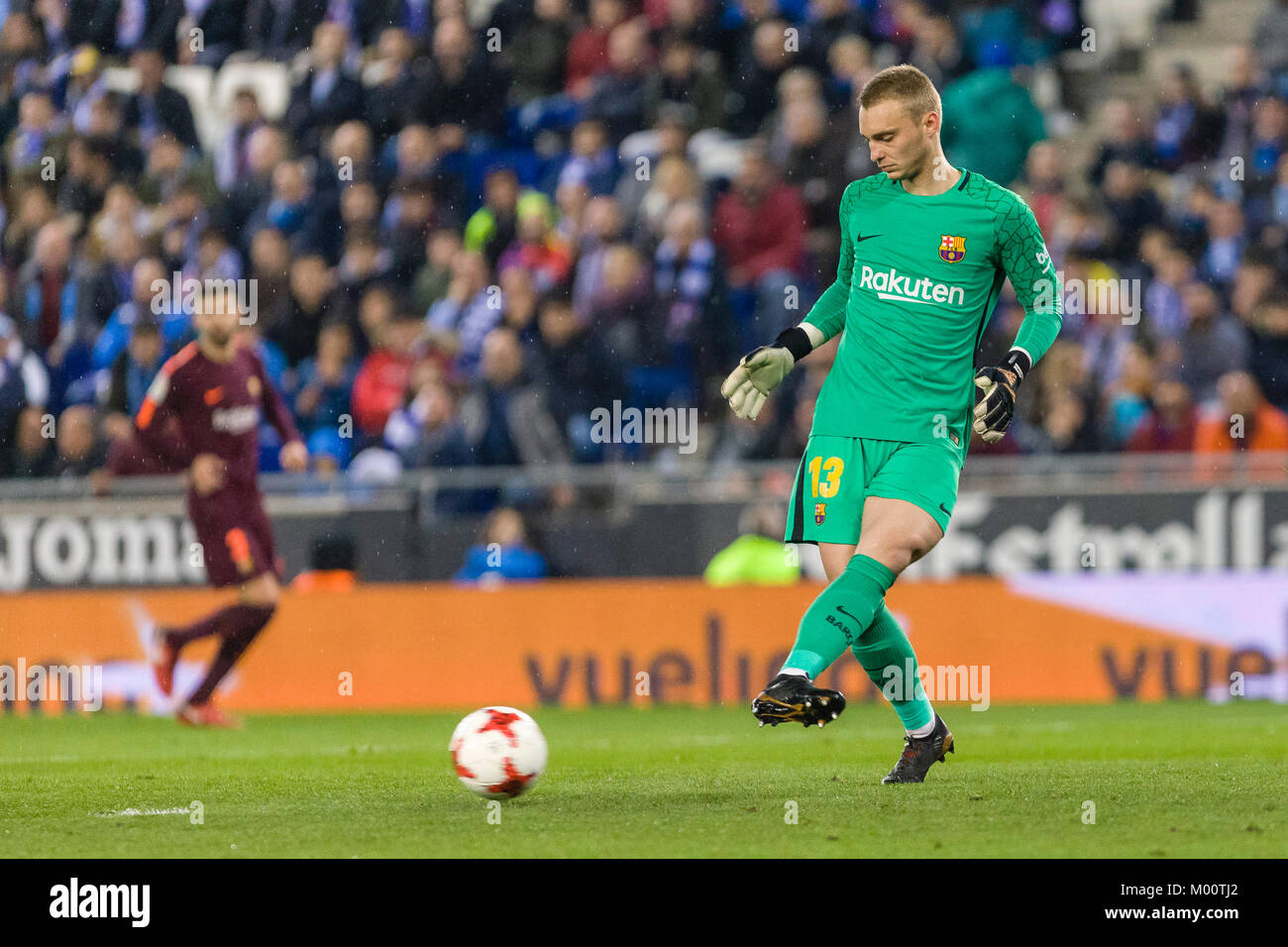 Barcelona, Spain. 17th Jan, 2018. FC Barcelona goalkeeper Jasper Cillessen (13) during the match between RCD Espanyol v FC Barcelona, for the round of 8(1st leg) of the King's cup, played at RCDE Stadium on 17th January 2018 in Barcelona, Spain. Credit: Gtres Información más Comuniación on line, S.L./Alamy Live News Stock Photo