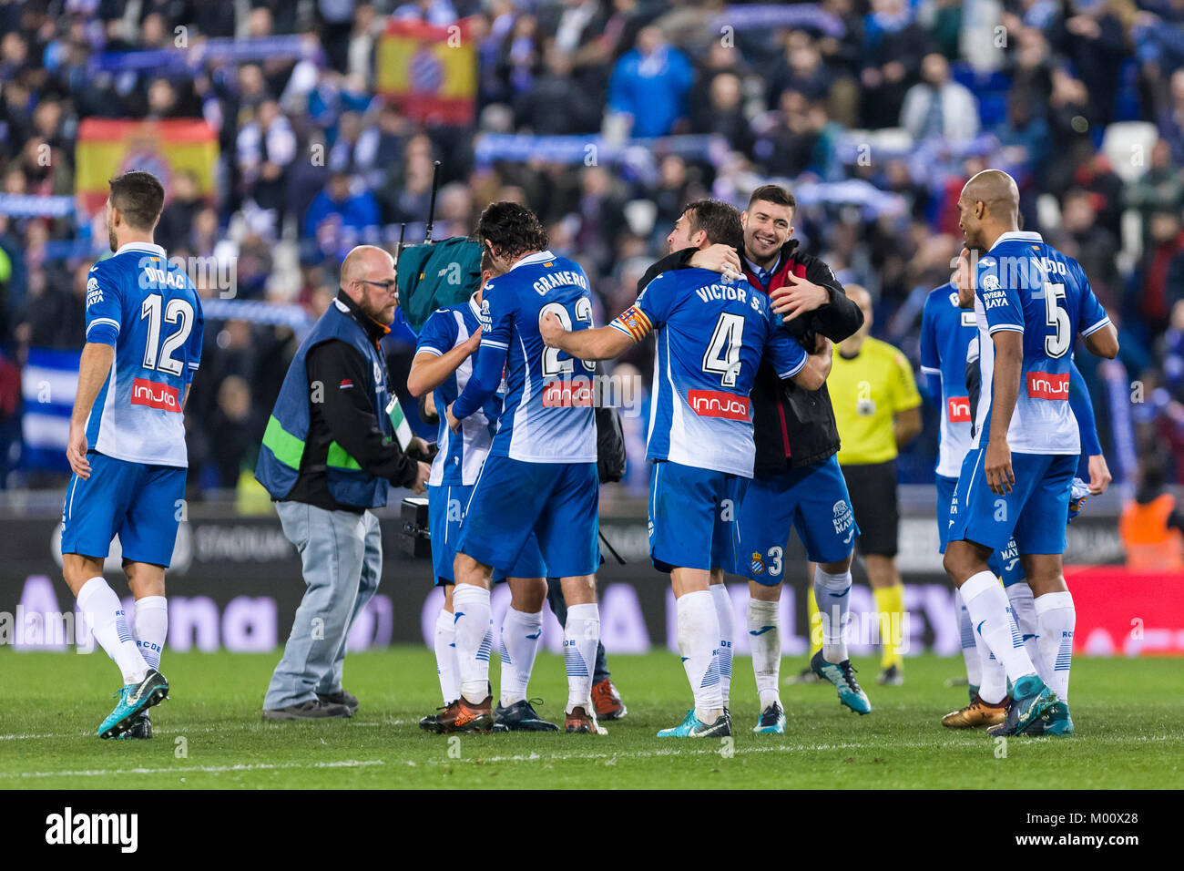 Rcd espanyol players celebrates the victory hi-res stock photography ...