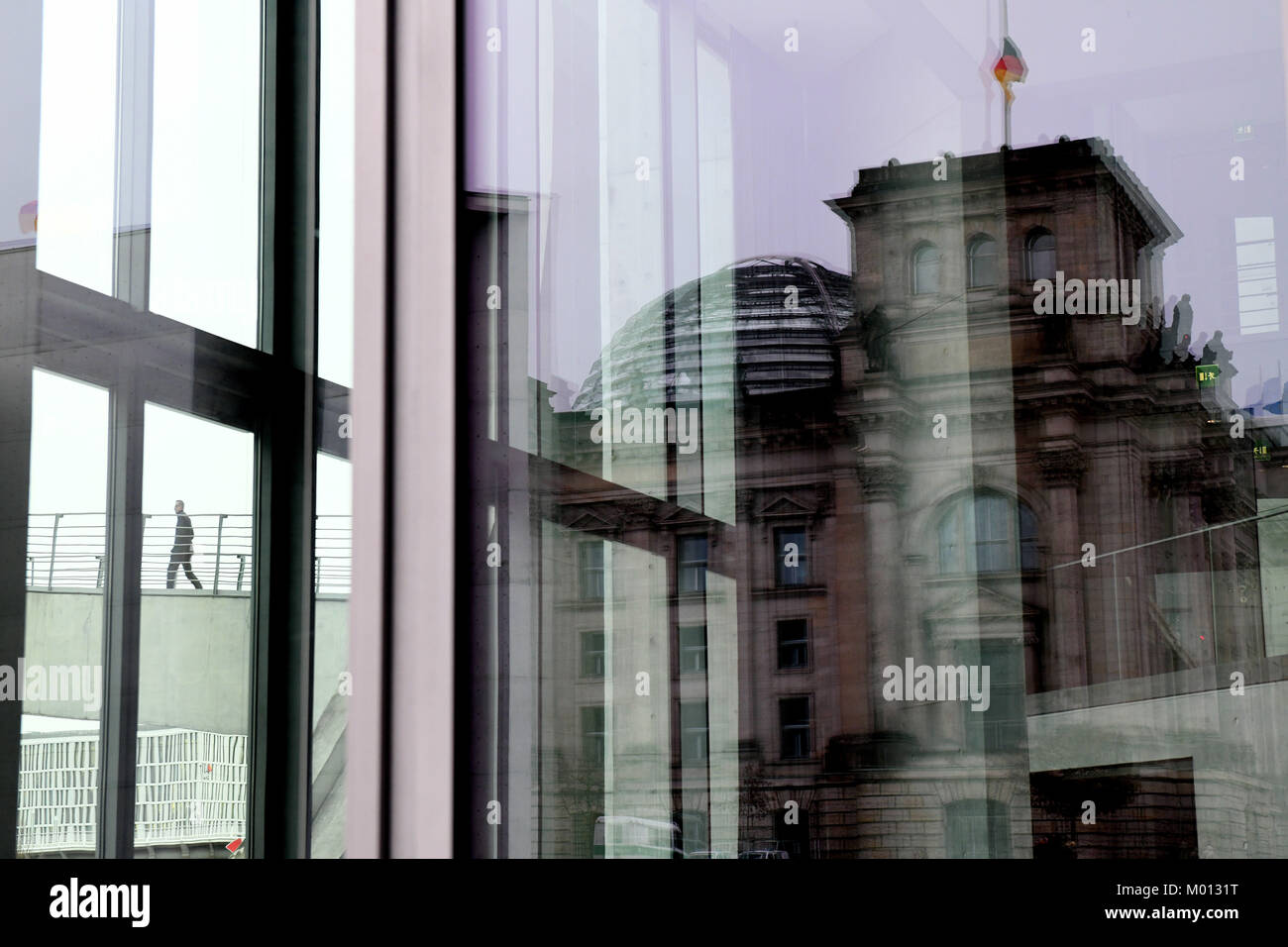 Berlin, Germany. 18th Jan, 2018. The German Reichstag is reflected in