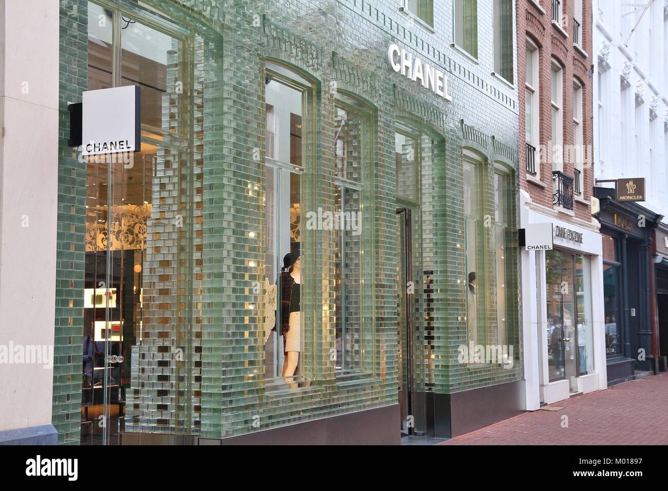 AMSTERDAM, NETHERLANDS - JULY 10, 2017: Chanel fashion shop at P.C.  Hooftstraat in Amsterdam. Pieter Cornelis Hooftstraat is the ultimate  upscale shop Stock Photo - Alamy