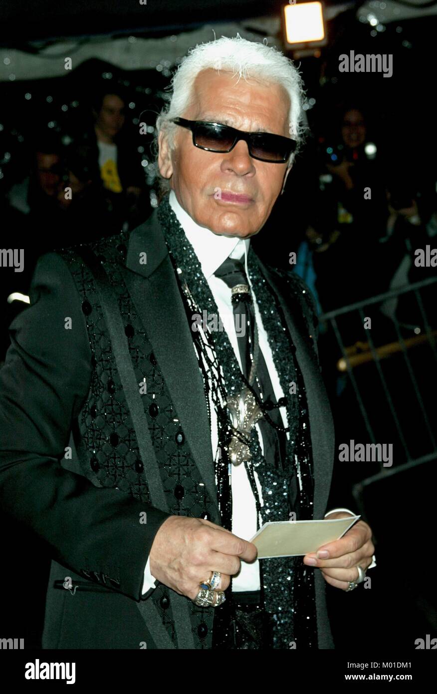 Karl Lagerfeld 2004 Costume Institute Gala- Dangerous Liaisons, at The  Metropolitan Museum Of Art, New York City. April 26, 2004. RTSpellman /  MediaPunch Stock Photo - Alamy