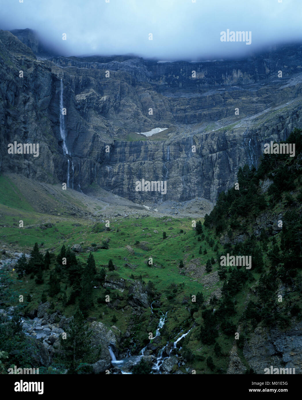 gavarnie-waterfall-pyrnenees-national-park-france-europe-stock-photo