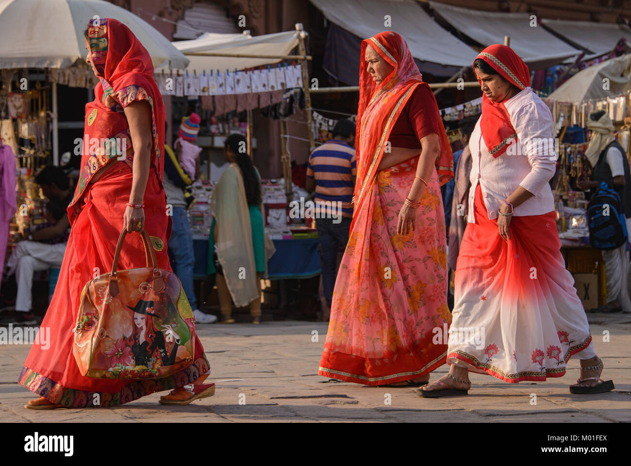 Indian woman in colorful saree, Jodhpur, Rajasthan, India Stock Photo ...