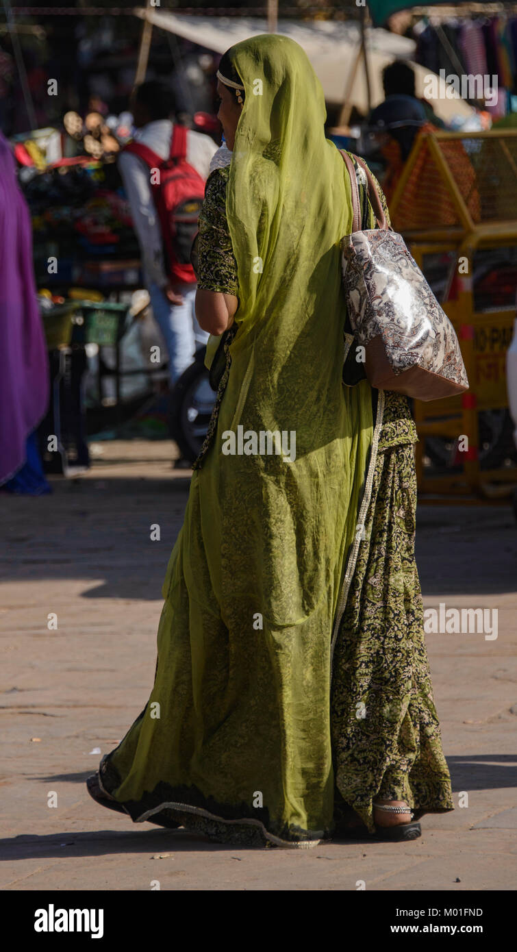Indian woman in colorful saree, Jodhpur, Rajasthan, India Stock Photo ...