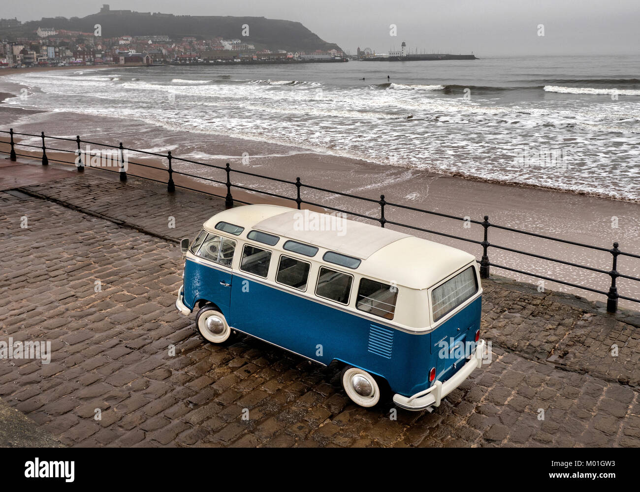 1966 21 window VW Microbus on Scarborough beach Yorkshire UK Stock Photo