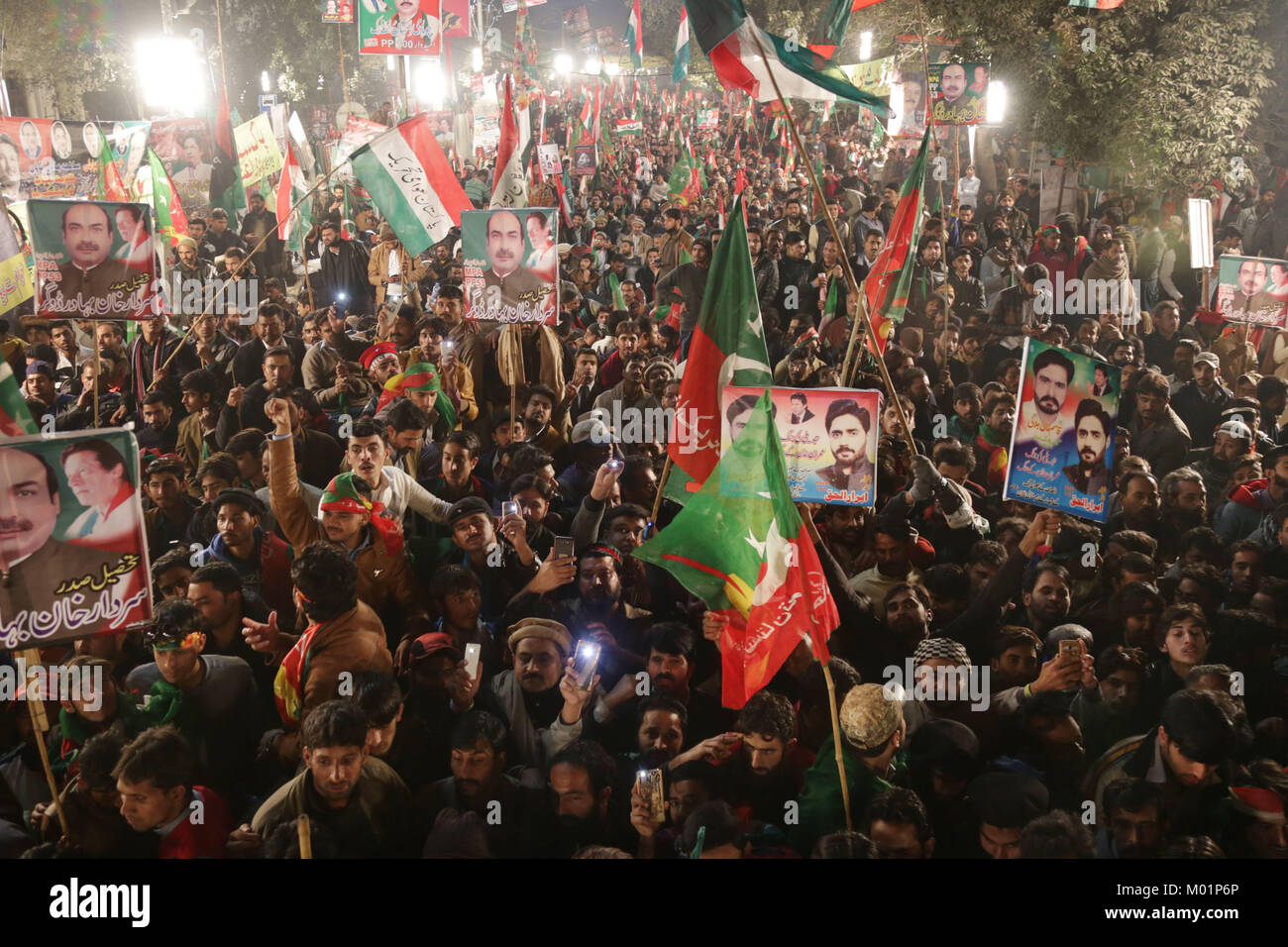 Supporters of Pakistan Awami Tehreek (PAT), Pakistan People’s Party ...