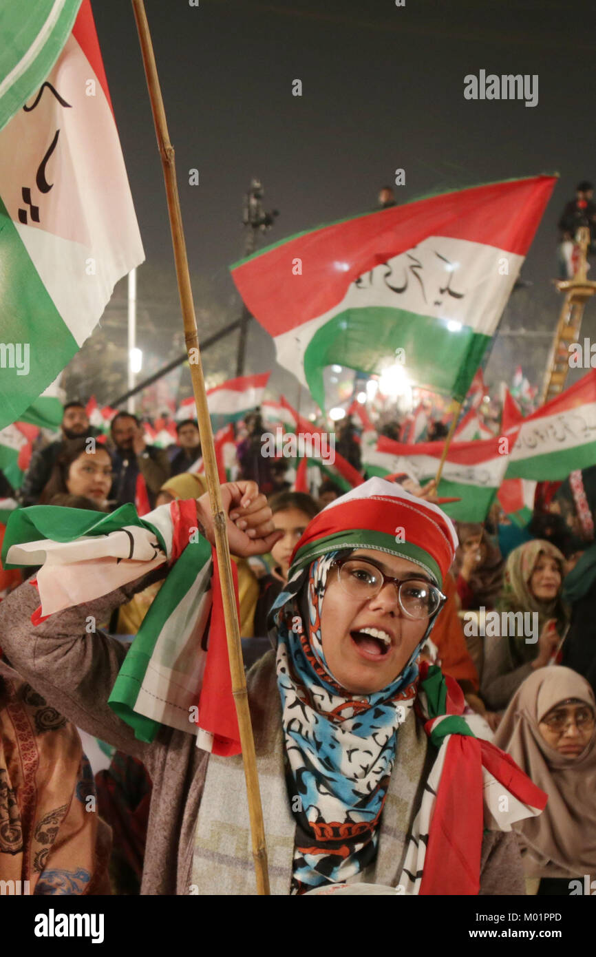 Lahore, Pakistan. 17th Jan, 2018. Supporters of Pakistan Awami Tehreek ...