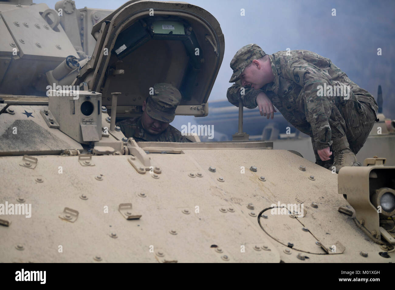 Bradley fighting vehicle system hi-res stock photography and images - Alamy