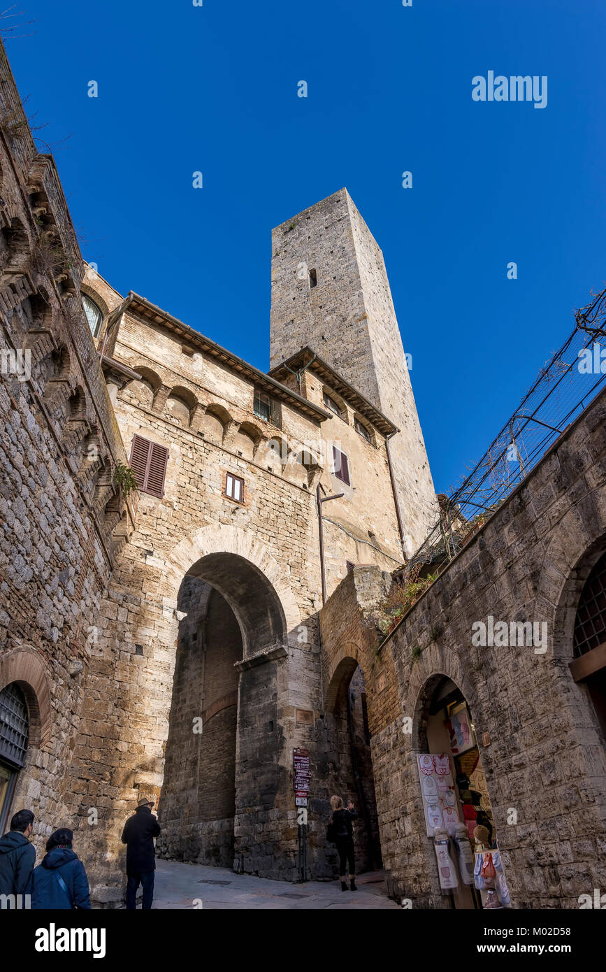 Arch and Tower of the Becci, San Gimignano, Siena, Tuscany, Italy Stock Photo