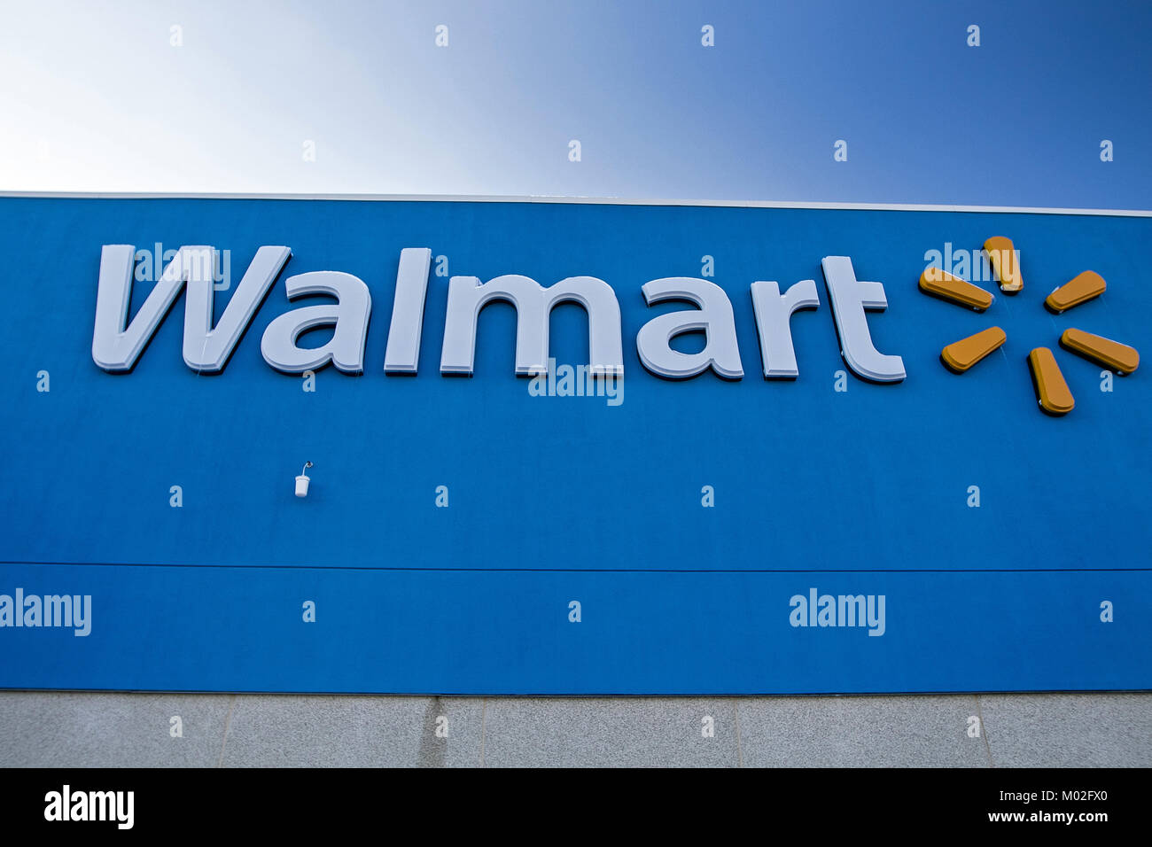 Facade of the Outdoor Section of Walmart Store, Boulder Highway, Las Vegas,  Nevada. Editorial Stock Photo - Image of trees, walmart: 226362138