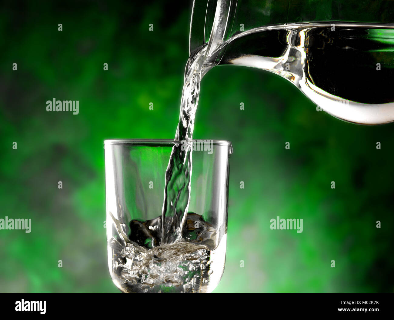 Sodium water beaker hi-res stock photography and images - Alamy