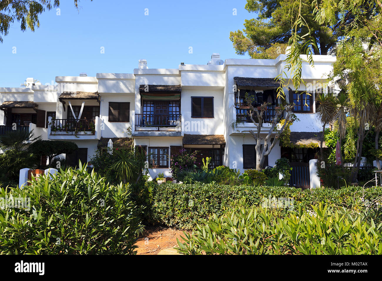 Villas facing onto the promenade at Las Fuentes Beach, Alcossebre, Spain Stock Photo