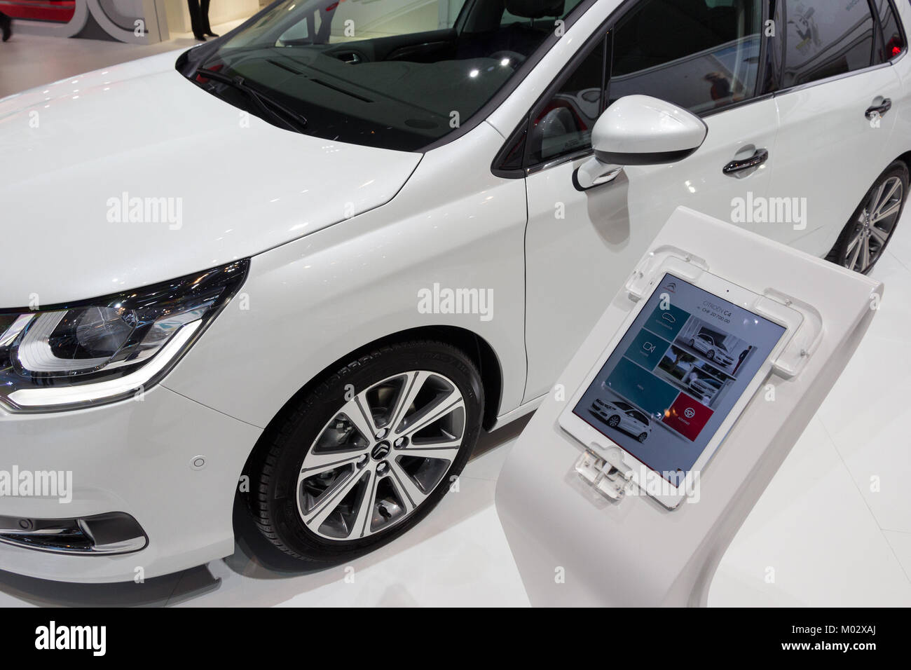 Citroen C4 Cactus | 2015MY, image size:1300x956