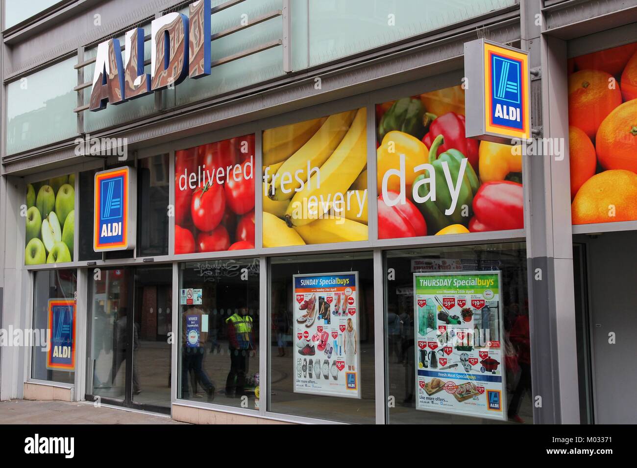 Manchester Uk April 21 People Visit Aldi Supermarket On April 21 13 In Manchester Uk Aldi Is One Of Largest Global Discount Supermarket Chain Stock Photo Alamy