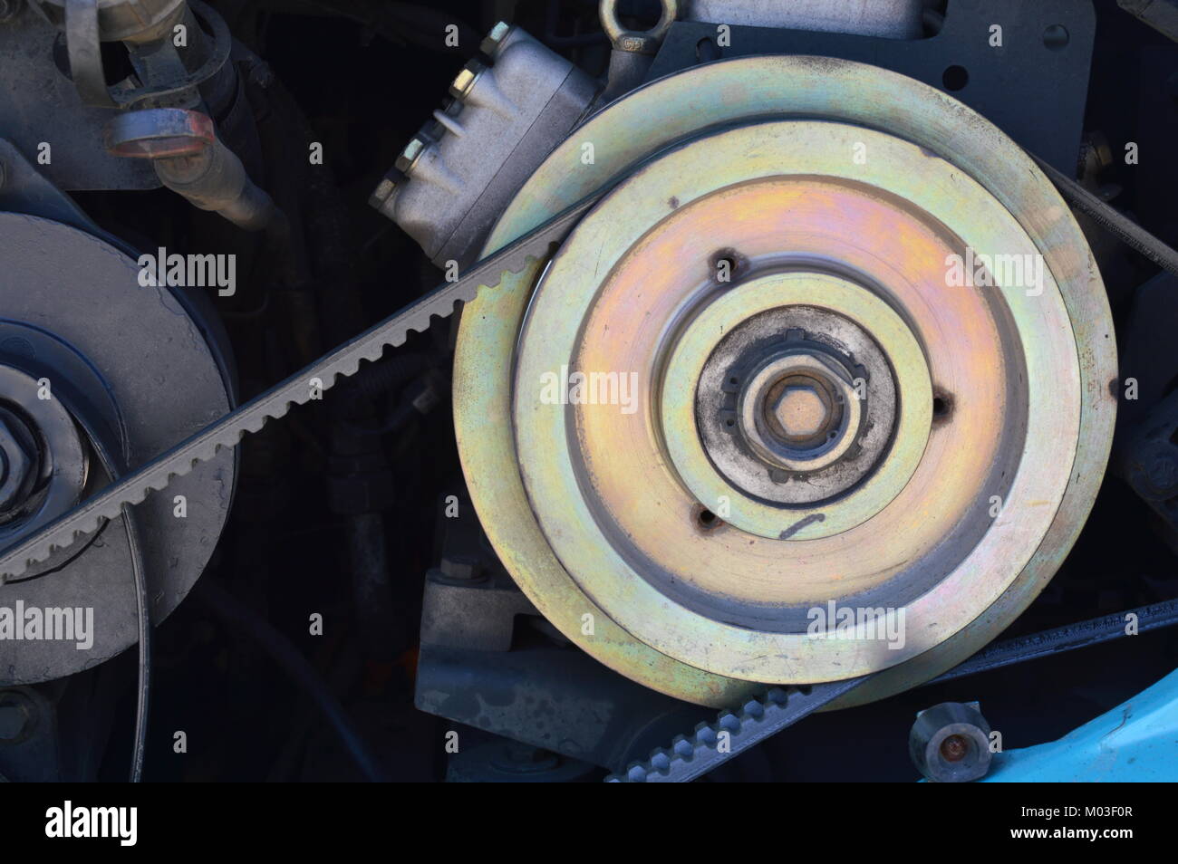 broken auto belt of compressor clutch coils for automotive air