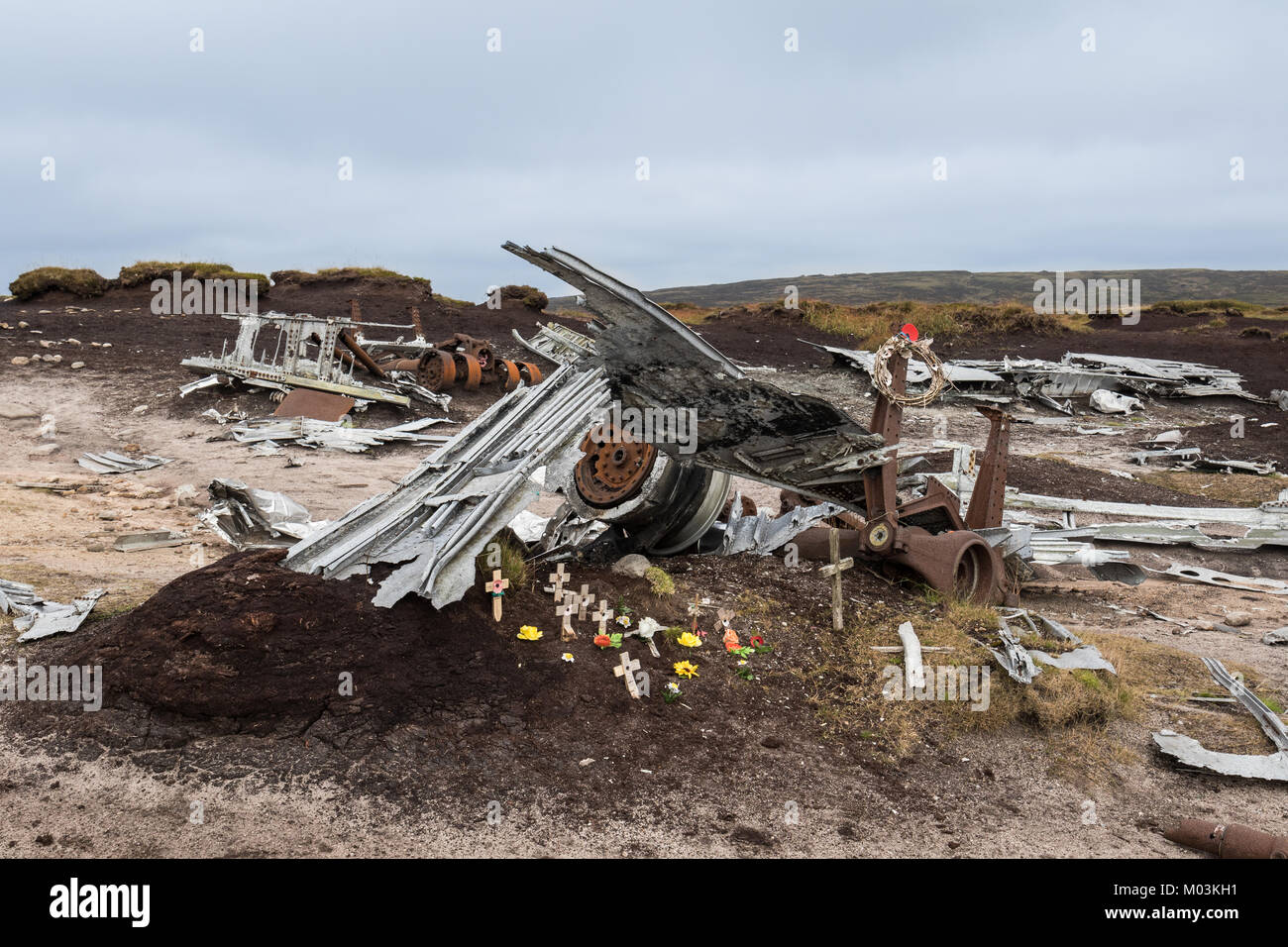 The wreckage of the B-29 Superfortress ‘Over Exposed’ at the crash site on Bleaklow, Peak District, Derbyshire, UK Stock Photo
