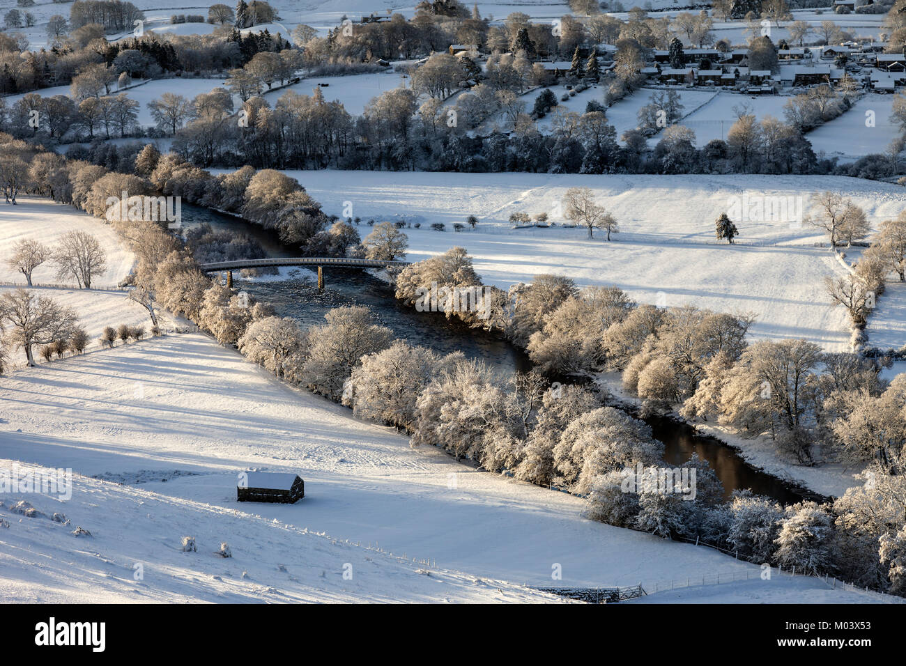 Middleton-in-Teesdale, County Durham UK. Thursday 18th January 2018. UK Weather.  Beautiful snow scenes in Upper Teesdale after heavy overnight snow that blanketed the North Pennines begins to clear. Credit: David Forster/Alamy Live News Stock Photo