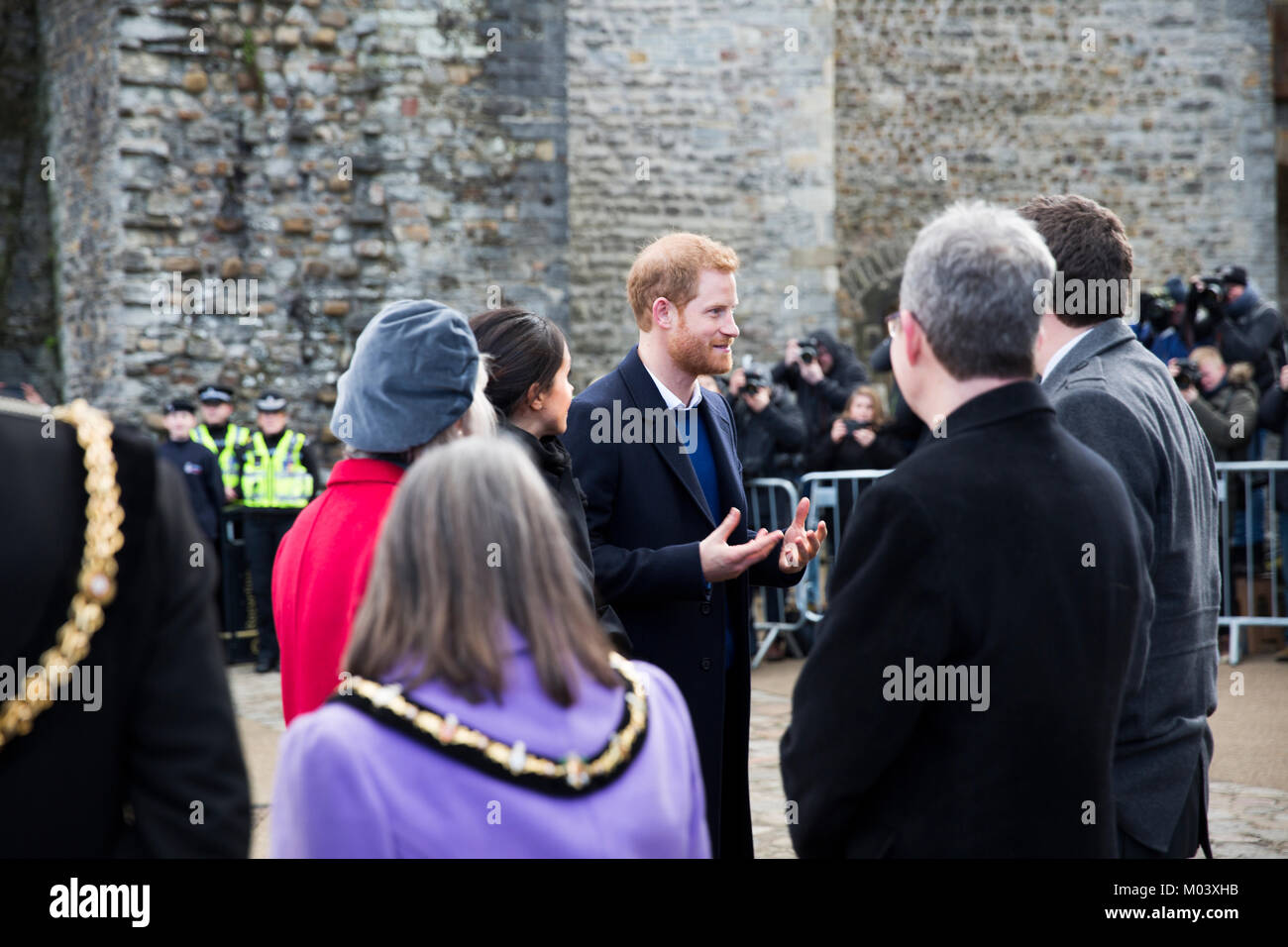 Cardiff Castle, Castle Street, Cardiff, UK. 18th Jan, 2018. Crowds outside Cardiff Castle to see HRH Prince Henry of Wales ( Prince Harry) and American Actress Meghan Markle on their first Royal visit to cardiff together prior to their wedding in may. Credit: Jennifer Dobie/Alamy Live News Stock Photo