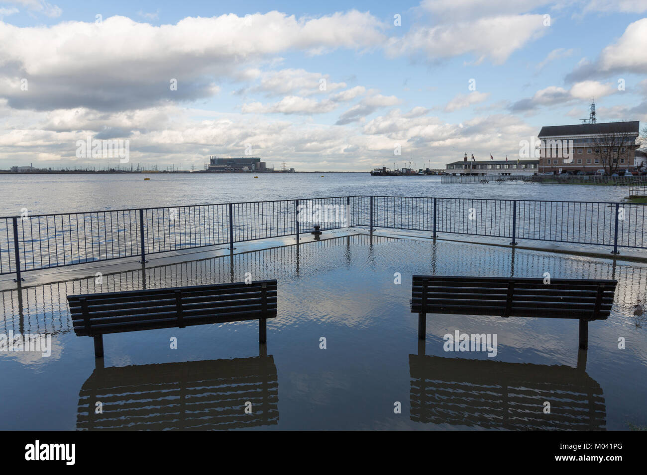 Gravesend, Kent, United Kingdom. 18th January, 2018. An extremely high tide in Gravesend today saw the water lapping around the floor of the town pier and flooding footpaths. Rob Powell/Alamy Live News Stock Photo