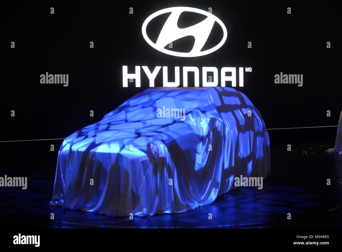 Montreal, Canada. 18th Jan, 2018. Hyundai automobile under wraps at the Montreal Auto show.Credit:Mario Beauregrad/Alamy Live News Stock Photo