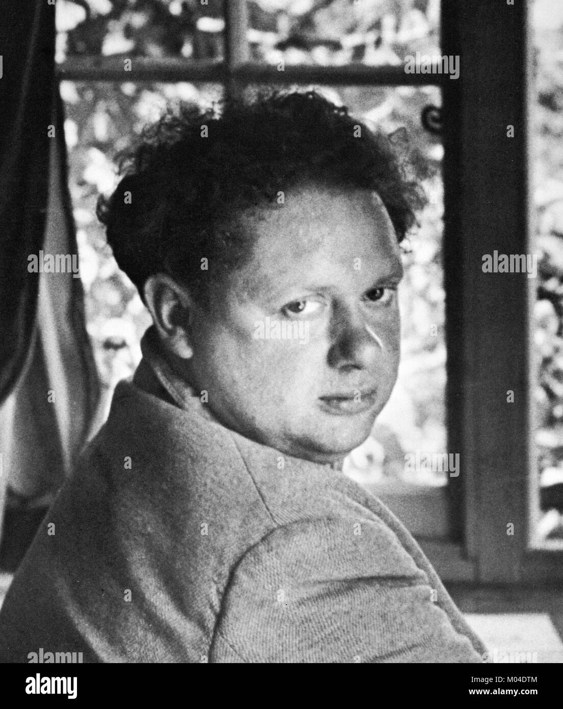 Dylan Thomas (1914-1953). Portrait of the Welsh poet and playwright by Rosalie Thorne McKenna Stock Photo