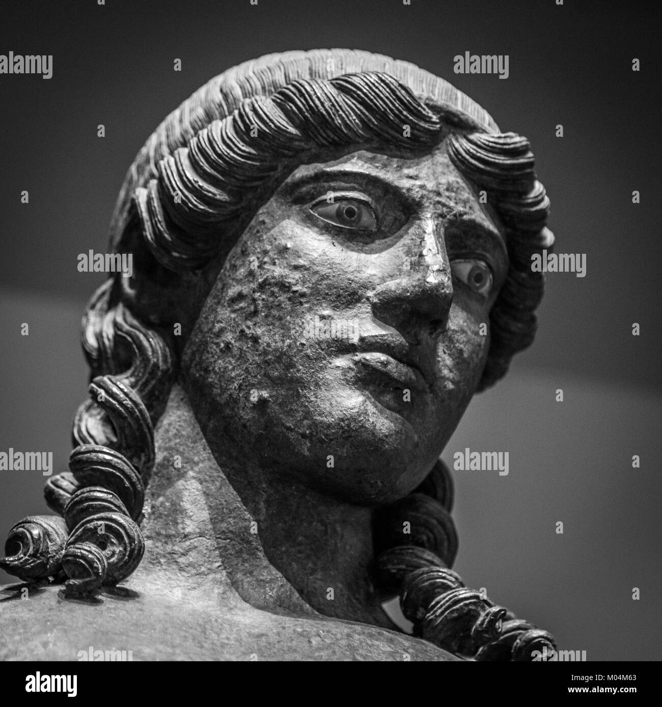 Head and shoulders detail of the ancient sculpture Stock Photo Alamy