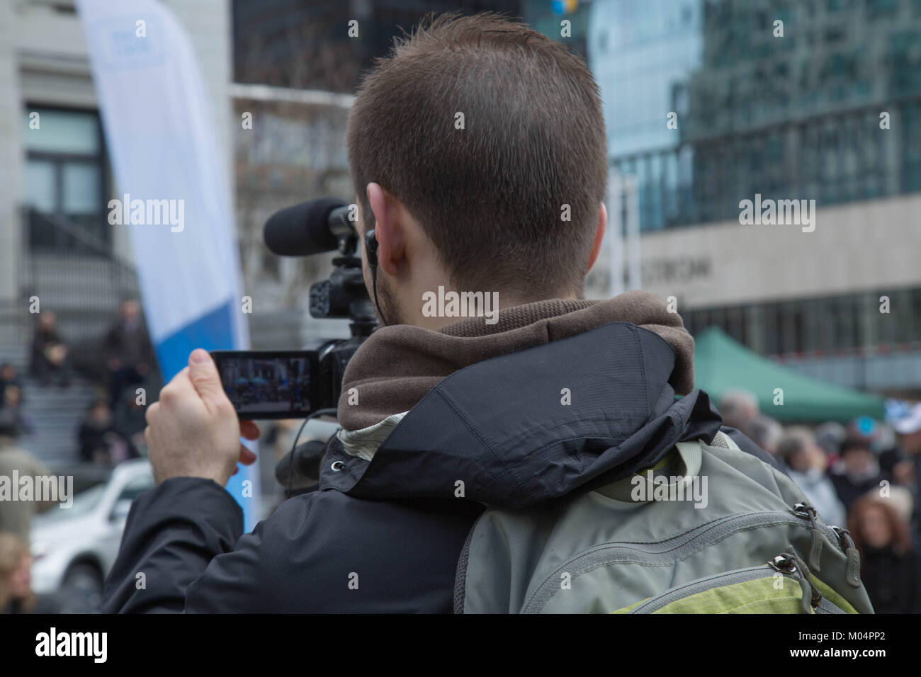 Hand held movie maker hi-res stock photography and images - Alamy