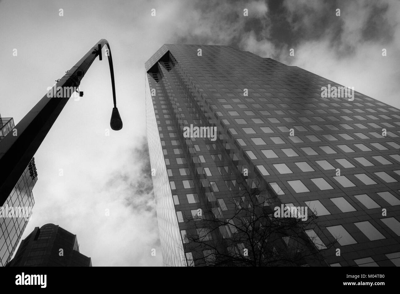 Modern office building black and white Stock Photo - Alamy