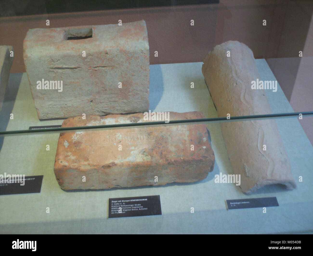 Cannabiaca Ziegelstempel LEG II ITAL(6) is an ancient Roman brick stamp ...