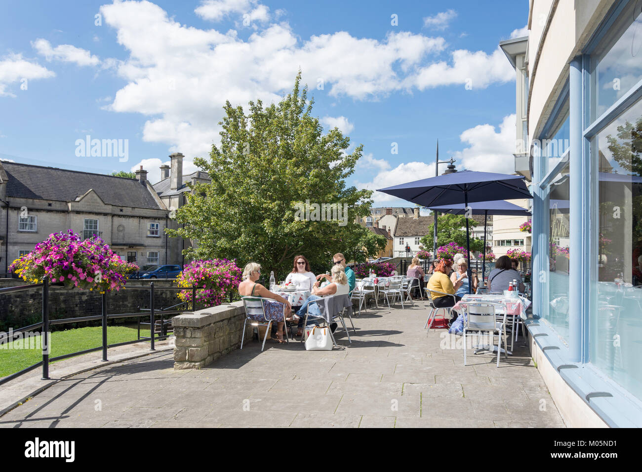 Fay's Bistro outdoor dining, Beach Terrace, Calne, Wiltshire, England, United Kingdom Stock Photo