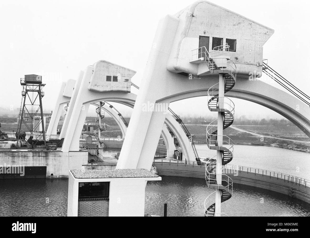 The construction of a dam at Hagestein for the Rhine canalization ...