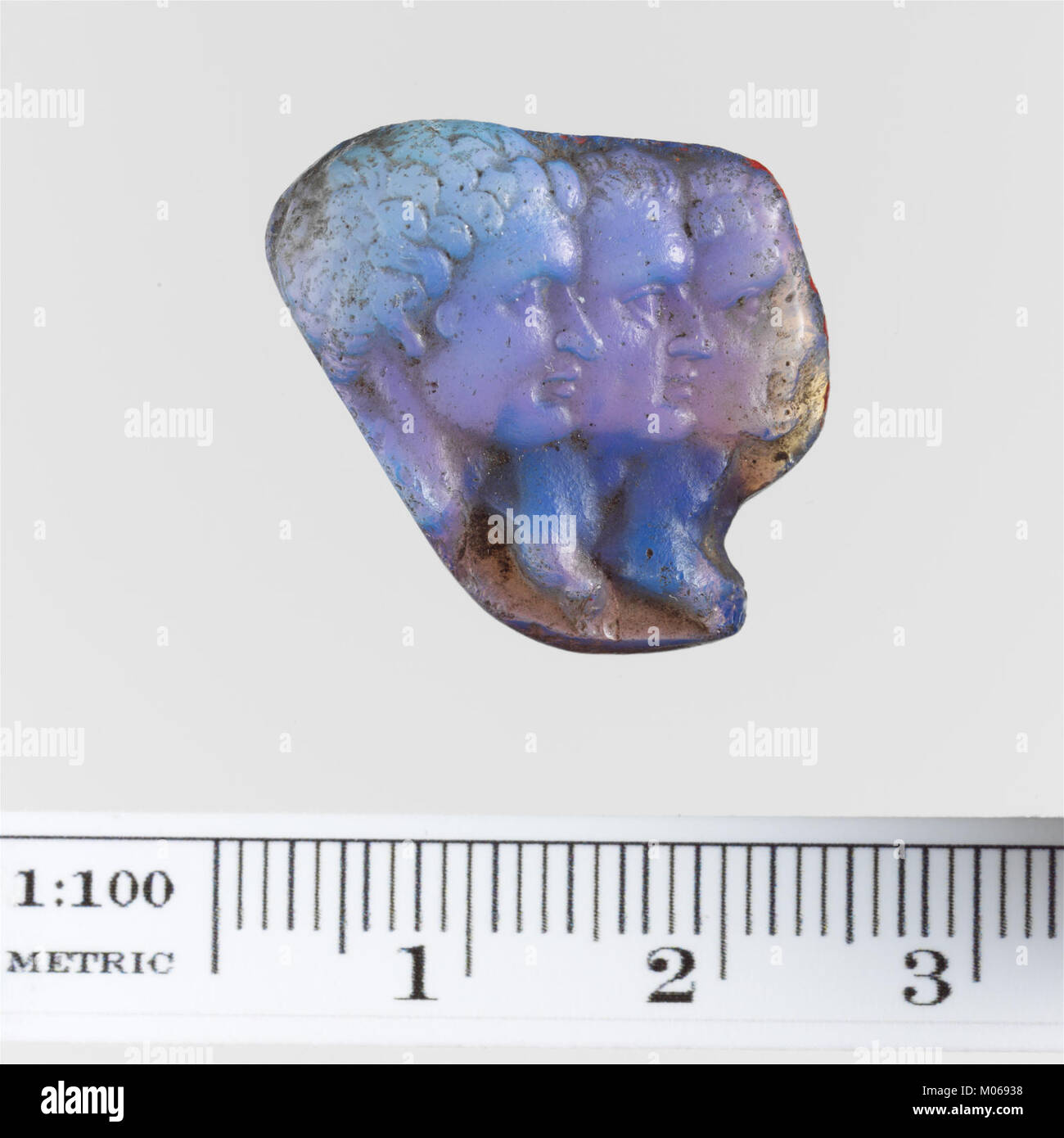 Cameo with portrait heads hi-res stock photography and images - Alamy